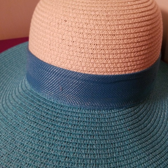 Hat! - Picture 3 of 5